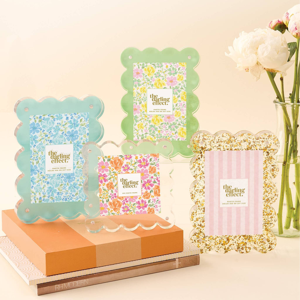 Square Scalloped Acrylic Frame - Clear