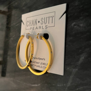 CHANSUTTPEARLS Kylie Hoops - Gold