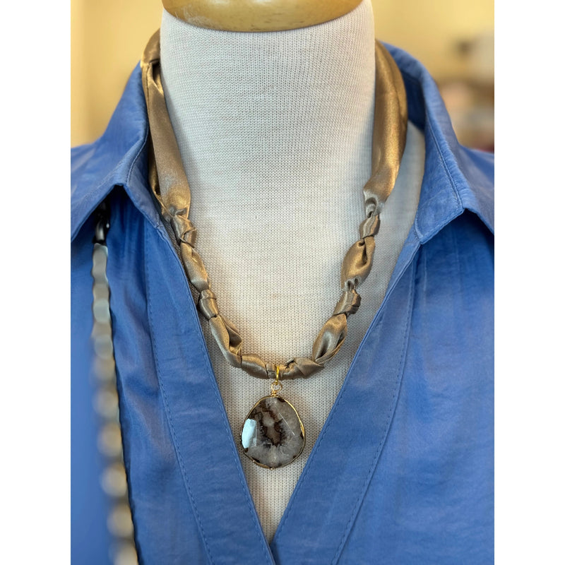 Mary Rose Scarf Necklace - Gold/Quartz