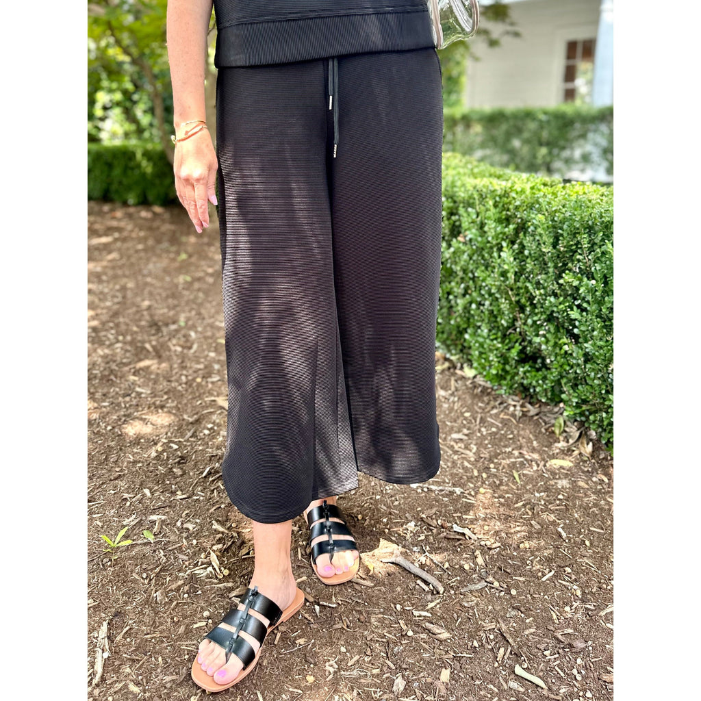 Chelsea Textured High-Waisted Wide Leg Pants - Black