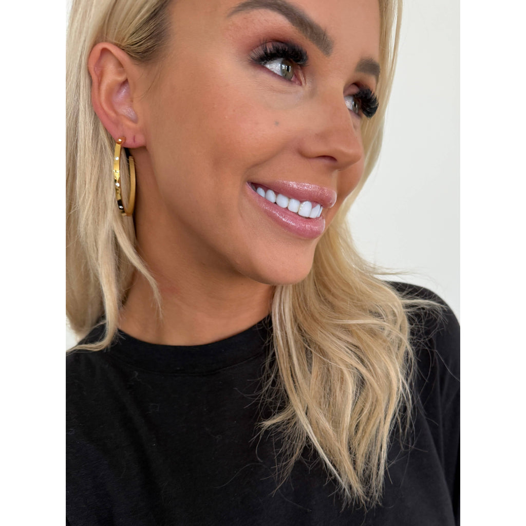 CHANSUTTPEARLS Kylie Hoops - Gold