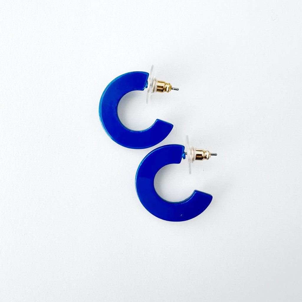 Michelle McDowell Small Acrylic Hoop Earrings - Periwinkle